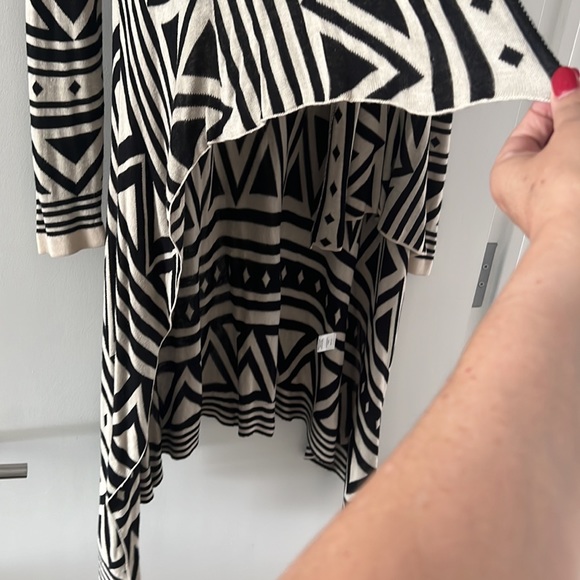 Ark & Co. Hi-Low Open Sweater Shawl Duster - Picture 6 of 11